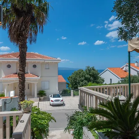 Vera I Ciro Novak, Sea View And Free Parking Apartment *
