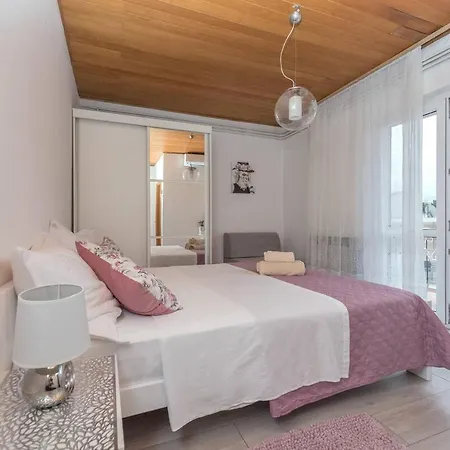 Vera I Ciro Novak, Sea View And Free Parking Apartament Brela